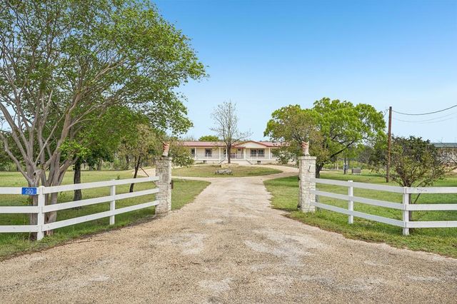 250 Wharton Rd, Kerrville, TX 78028