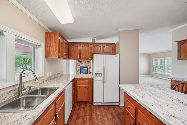 250 Wharton Rd, Kerrville, TX 78028