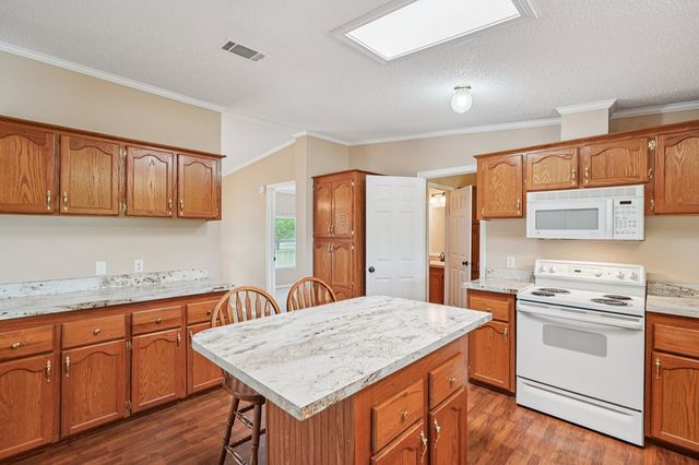 250 Wharton Rd, Kerrville, TX 78028