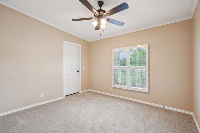 250 Wharton Rd, Kerrville, TX 78028