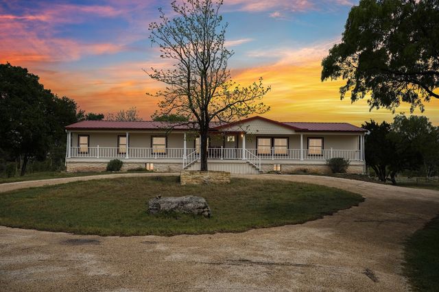 250 Wharton Rd, Kerrville, TX 78028