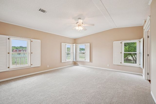 250 Wharton Rd, Kerrville, TX 78028
