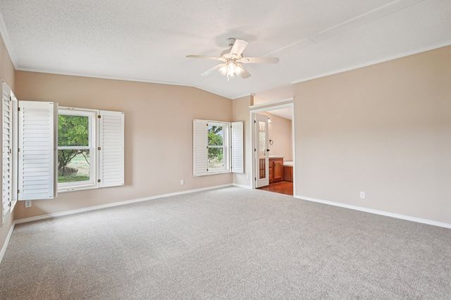 250 Wharton Rd, Kerrville, TX 78028