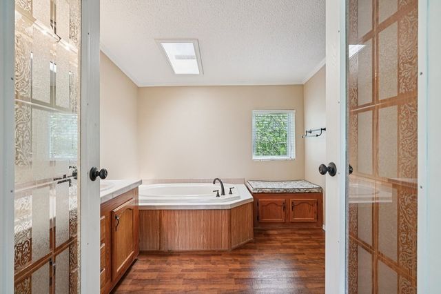 250 Wharton Rd, Kerrville, TX 78028