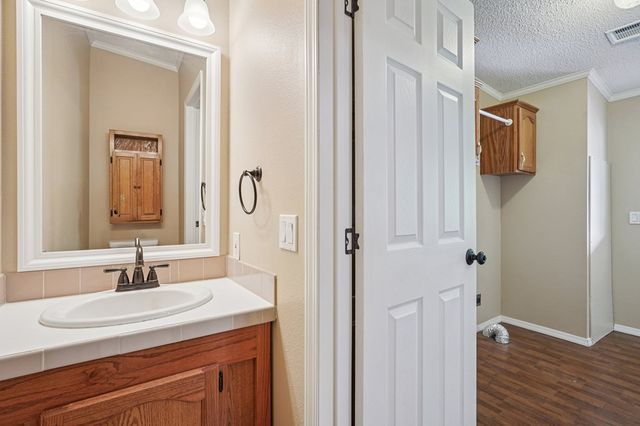 250 Wharton Rd, Kerrville, TX 78028