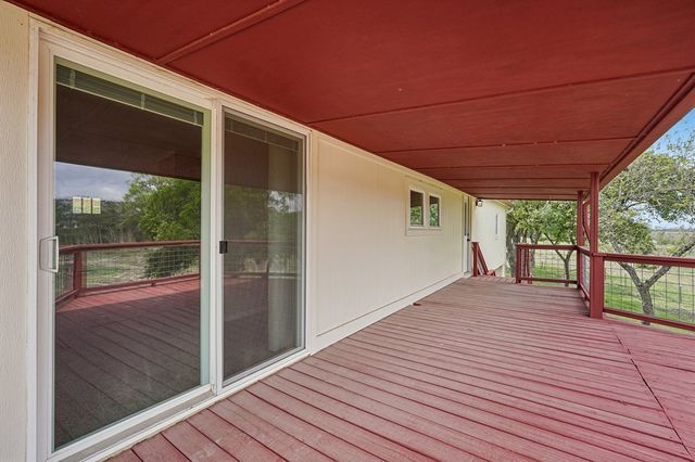 250 Wharton Rd, Kerrville, TX 78028