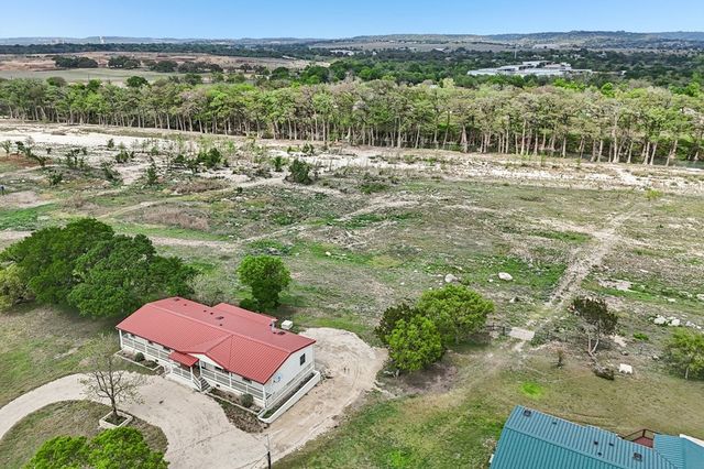 250 Wharton Rd, Kerrville, TX 78028