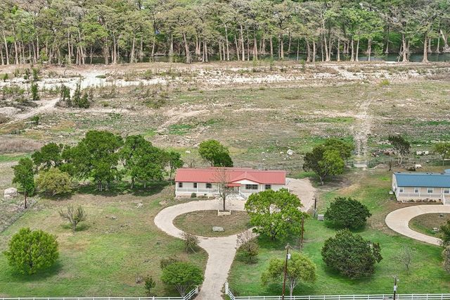 250 Wharton Rd, Kerrville, TX 78028