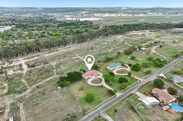 250 Wharton Rd, Kerrville, TX 78028