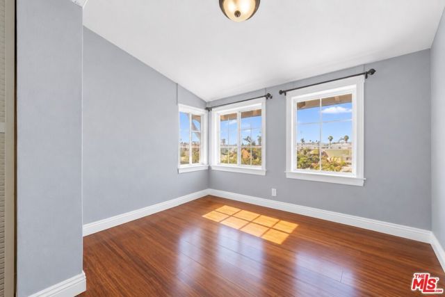 152 N Benton Way, Los Angeles, CA 90026
