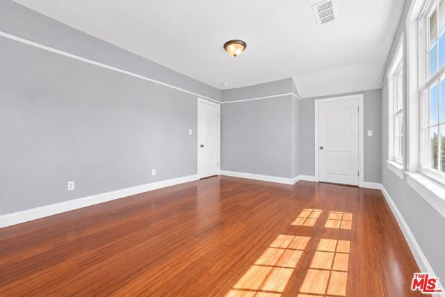 152 N Benton Way, Los Angeles, CA 90026