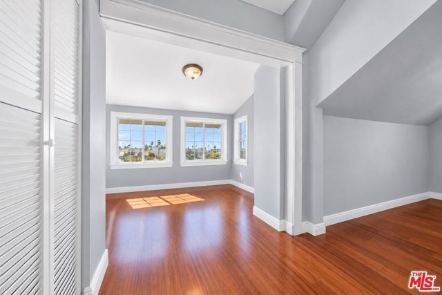 152 N Benton Way, Los Angeles, CA 90026