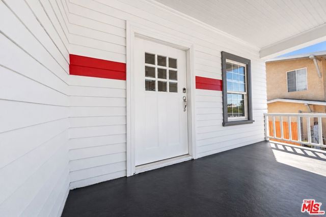 152 N Benton Way, Los Angeles, CA 90026
