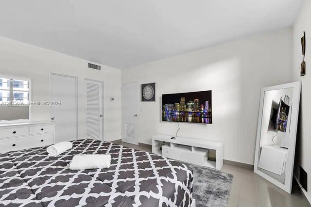 4001 S Ocean Drive 5J, Hollywood, FL 33019