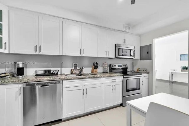 4001 S Ocean Drive 5J, Hollywood, FL 33019