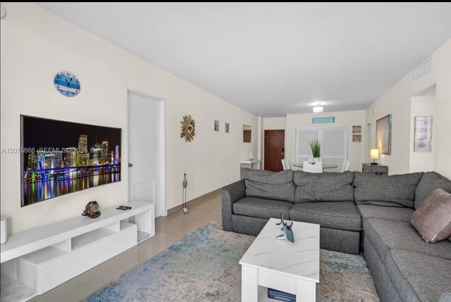 4001 S Ocean Drive 5J, Hollywood, FL 33019