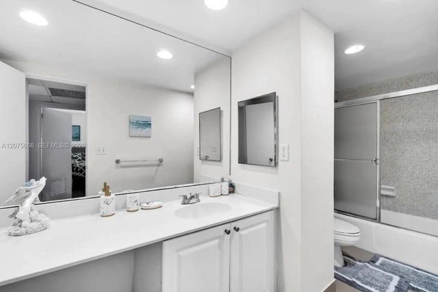 4001 S Ocean Drive 5J, Hollywood, FL 33019