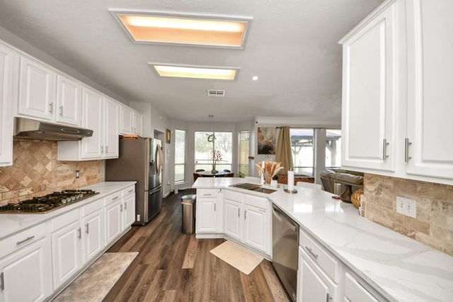 3515 Shadowside Court, Houston, TX 77082