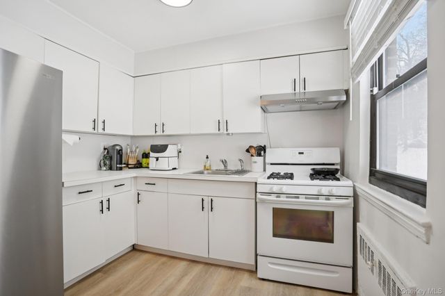 23 Lawrence Drive A, White Plains, NY 10603