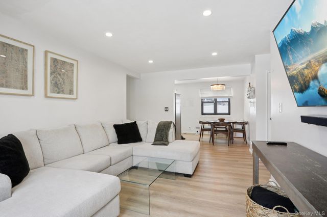 23 Lawrence Drive A, White Plains, NY 10603