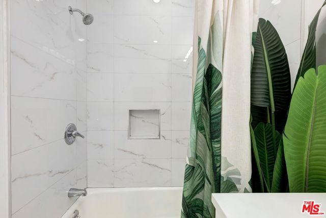 5376 Fairview Boulevard 102, Los Angeles, CA 90056