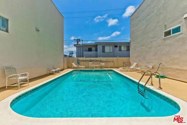 5376 Fairview Boulevard 102, Los Angeles, CA 90056
