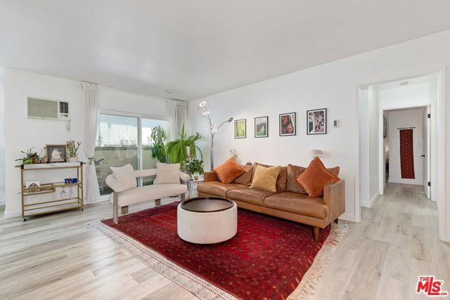 5376 Fairview Boulevard 102, Los Angeles, CA 90056