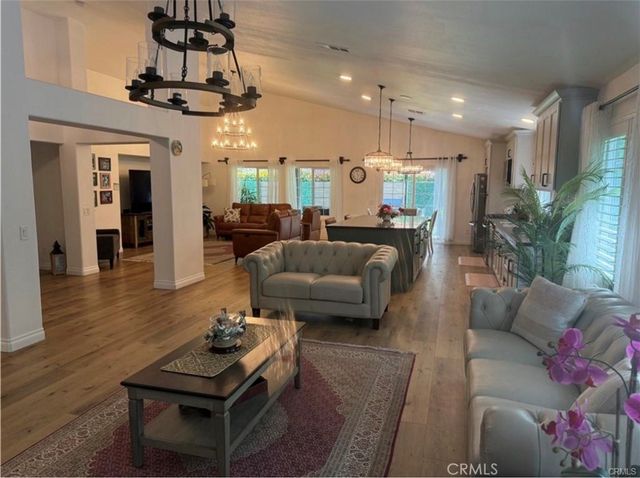328 Selkirk, Corona, CA 92881