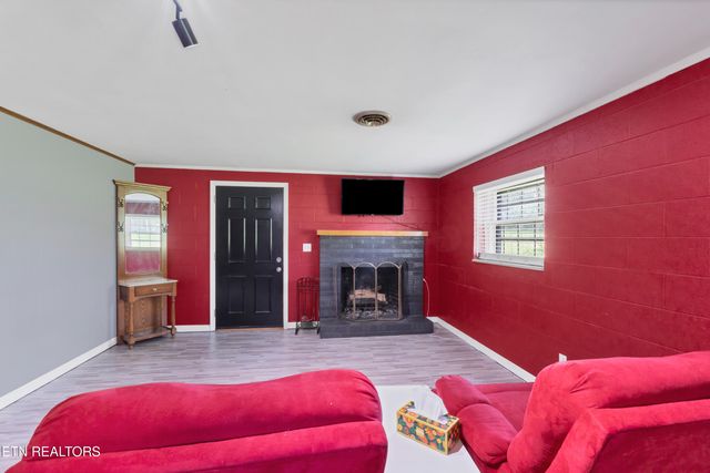 898 W Cunningham St, Alcoa, TN 37701