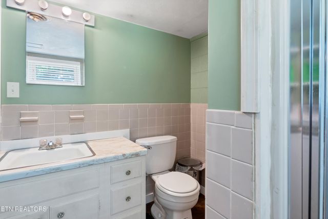 898 W Cunningham St, Alcoa, TN 37701