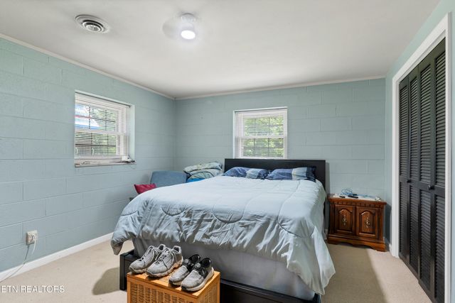 898 W Cunningham St, Alcoa, TN 37701