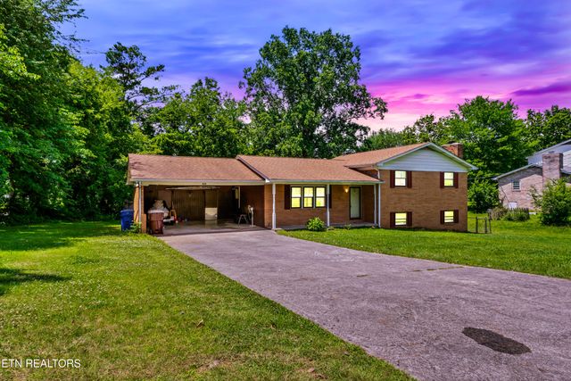 898 W Cunningham St, Alcoa, TN 37701