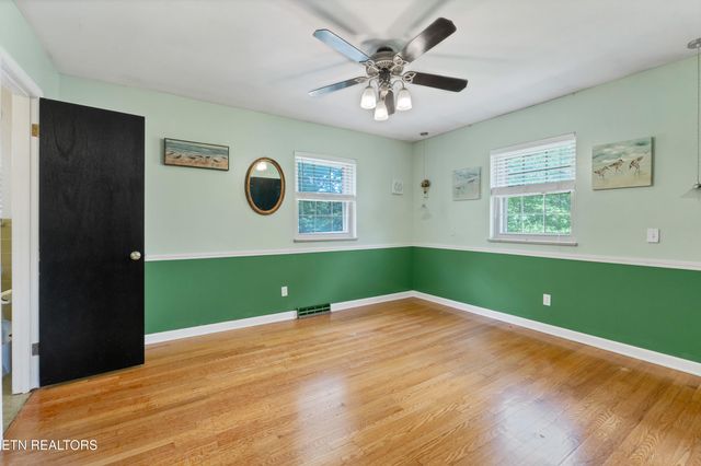 898 W Cunningham St, Alcoa, TN 37701