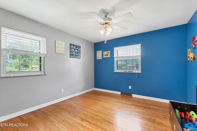 898 W Cunningham St, Alcoa, TN 37701