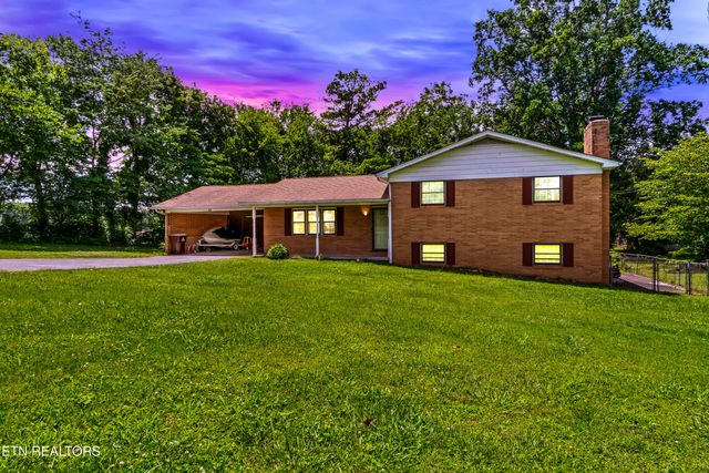 898 W Cunningham St, Alcoa, TN 37701