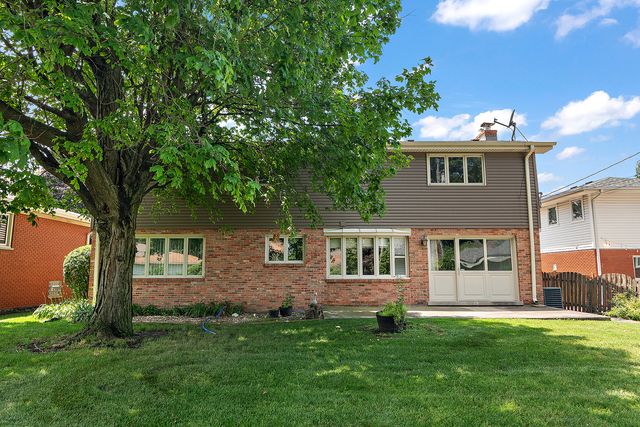 10425 Laporte Avenue, Oak Lawn, IL 60453