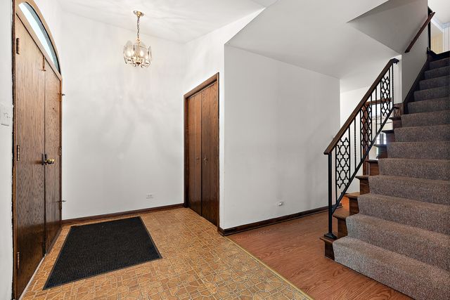 10425 Laporte Avenue, Oak Lawn, IL 60453