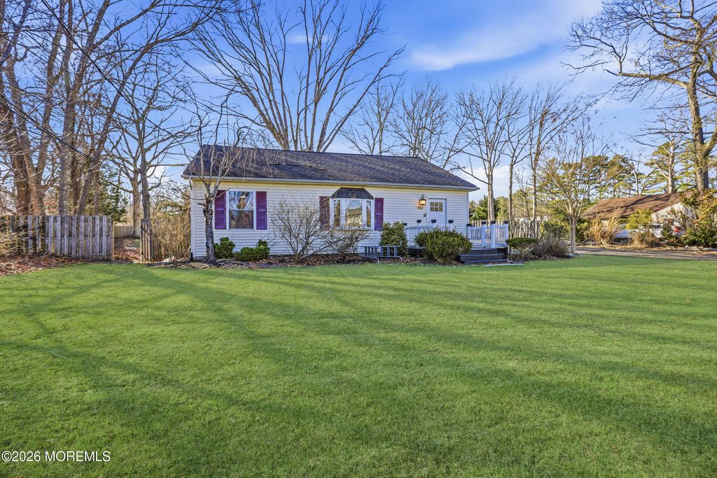 542 Burke Road, Jackson, NJ 08527