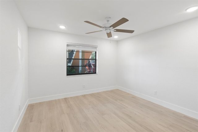 6085 N Sabal Palm Boulevard 109, Tamarac, FL 33319