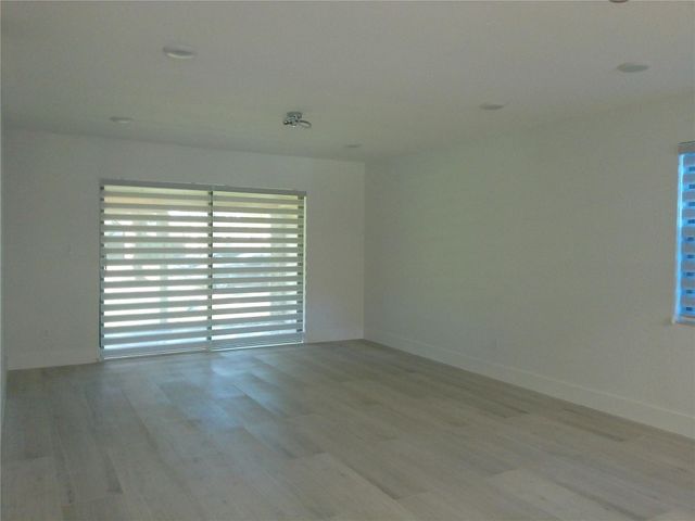 6085 N Sabal Palm Boulevard 109, Tamarac, FL 33319