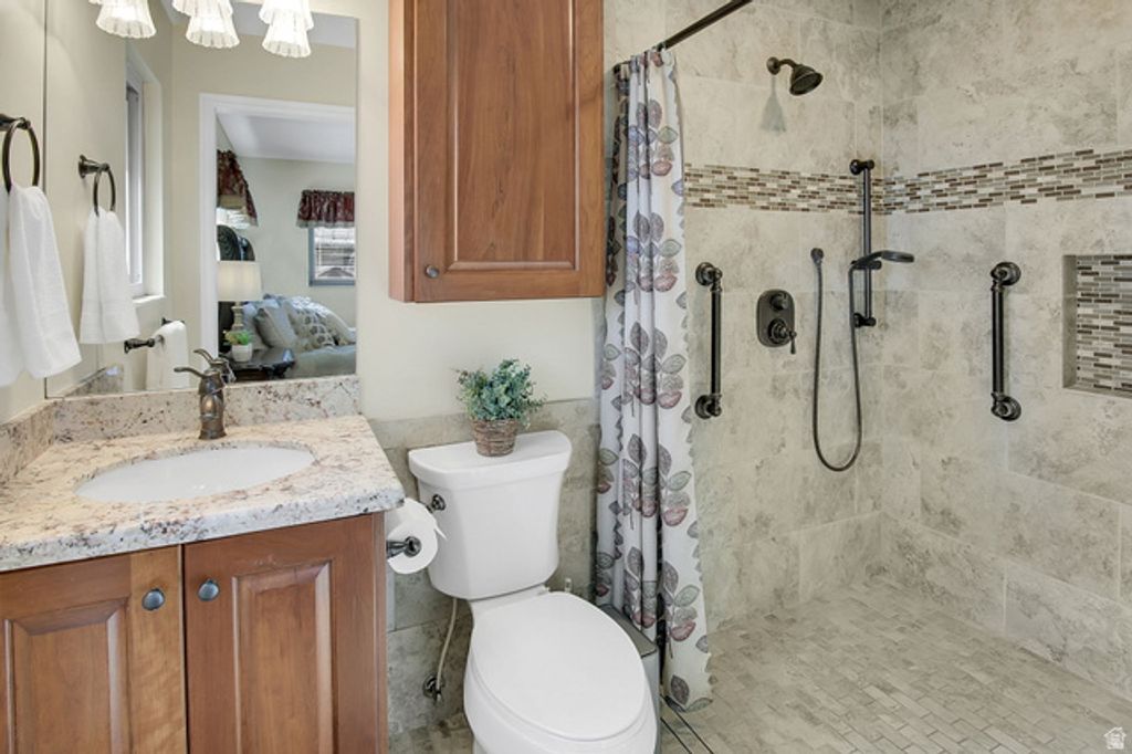 Image 13 of property listing at 1316 S 150 E, Kaysville, UT 84037