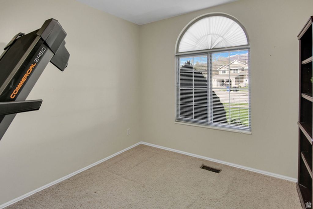 Image 16 of property listing at 1316 S 150 E, Kaysville, UT 84037