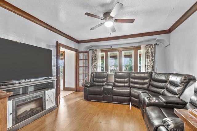 436 W Harrison AVENUE, Milwaukee, WI 53207