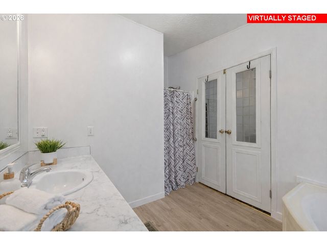 32935 Sw OAKVIEW Ct, Cornelius, OR 97113