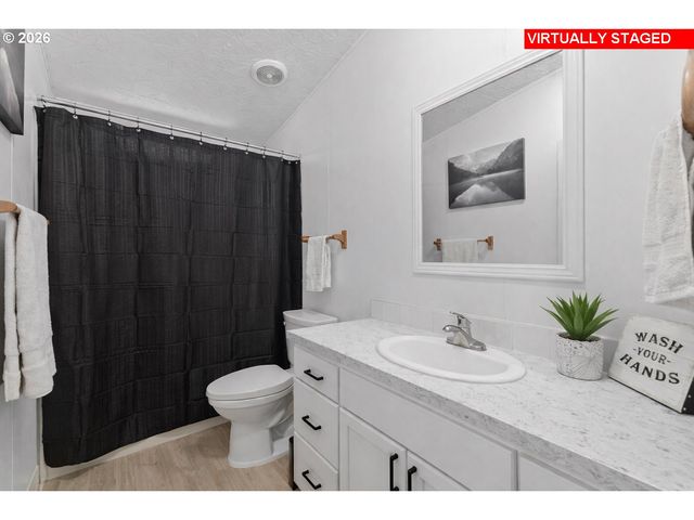 32935 Sw OAKVIEW Ct, Cornelius, OR 97113