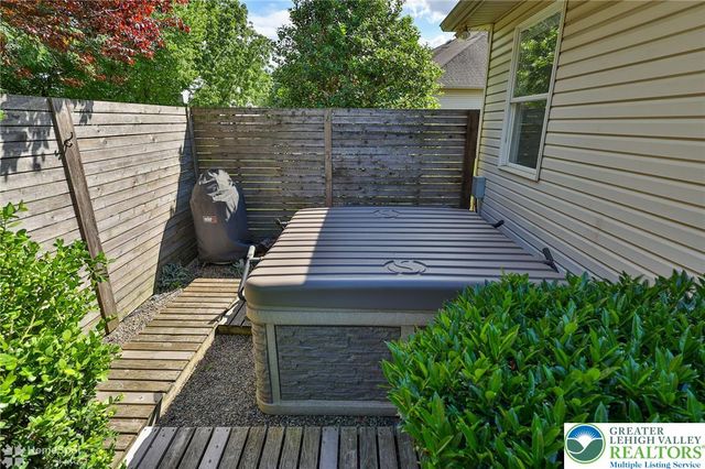 235 Hopewell Drive, Upper Macungie Twp, PA 18104