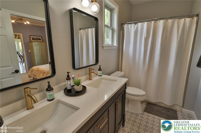 235 Hopewell Drive, Upper Macungie Twp, PA 18104