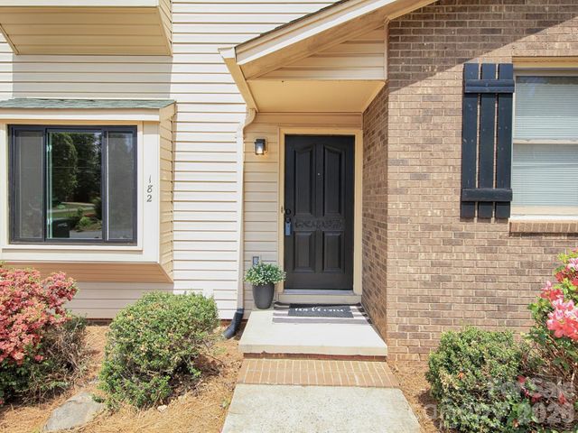 182 Calvin Street, Troutman, NC 28166