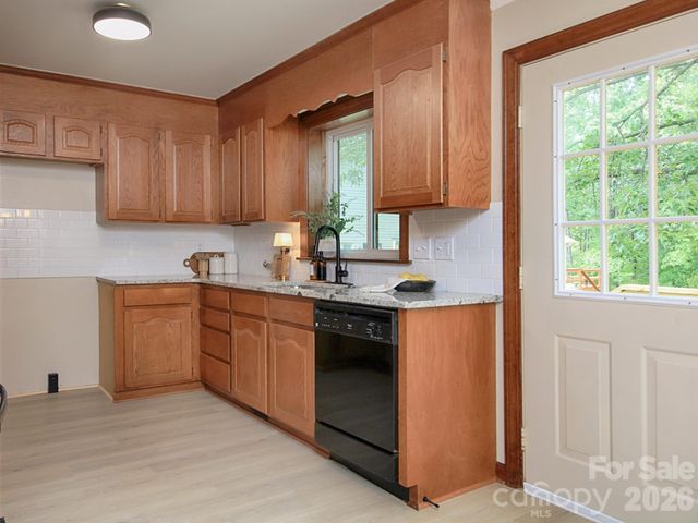 182 Calvin Street, Troutman, NC 28166
