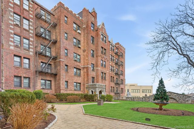 23 Old Mamaroneck Rd 3L, White Plains, NY 10605